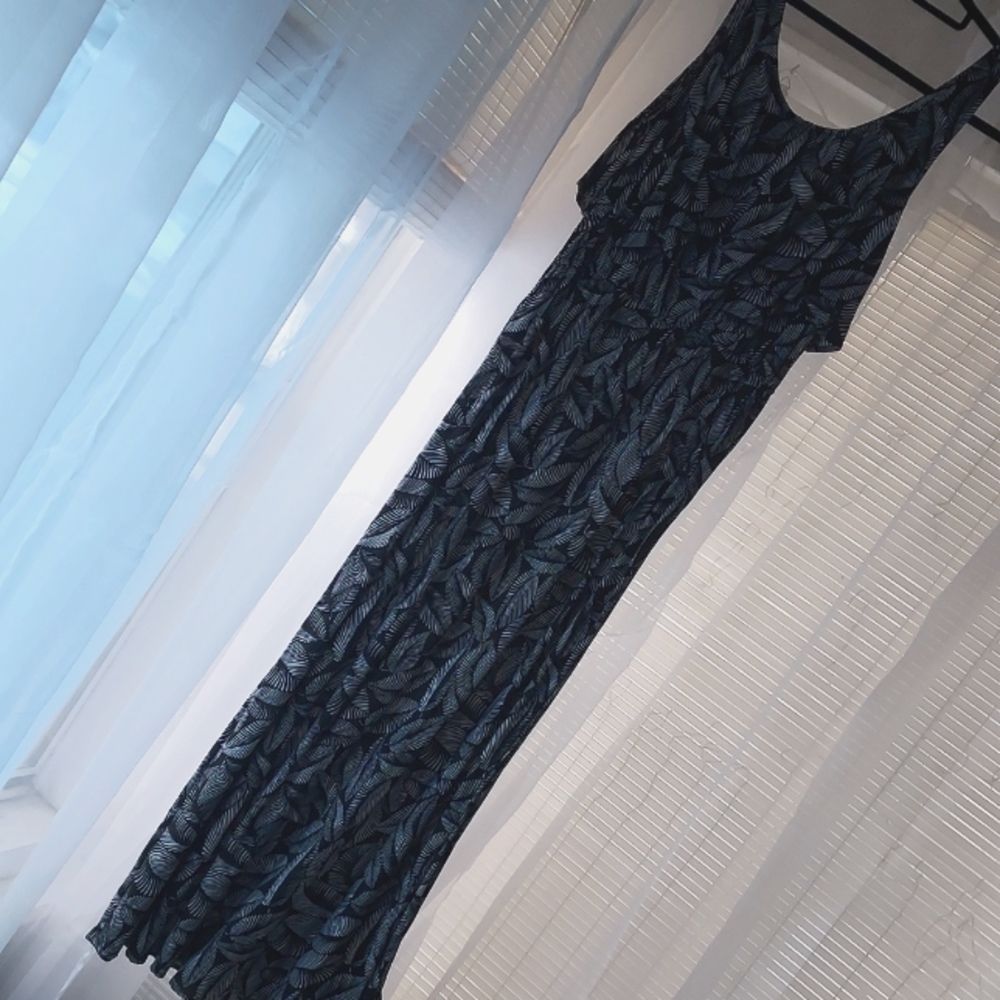 Large Merona Maxi Dress- Black with White Leaf Design